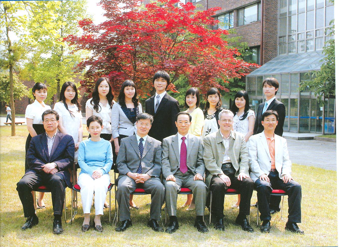 졸업생 사진 2 등록사진 3번째 이미지 - 자세한 사항은 하단 글 내용 참조