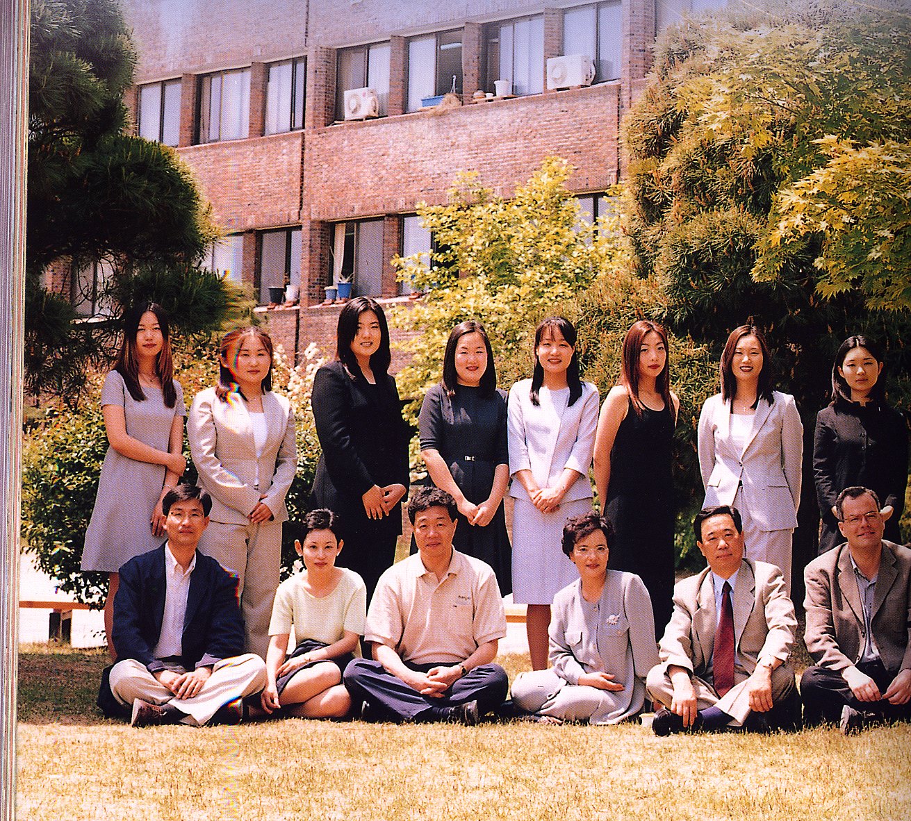 졸업생 사진 1 등록사진 4번째 이미지 - 자세한 사항은 하단 글 내용 참조