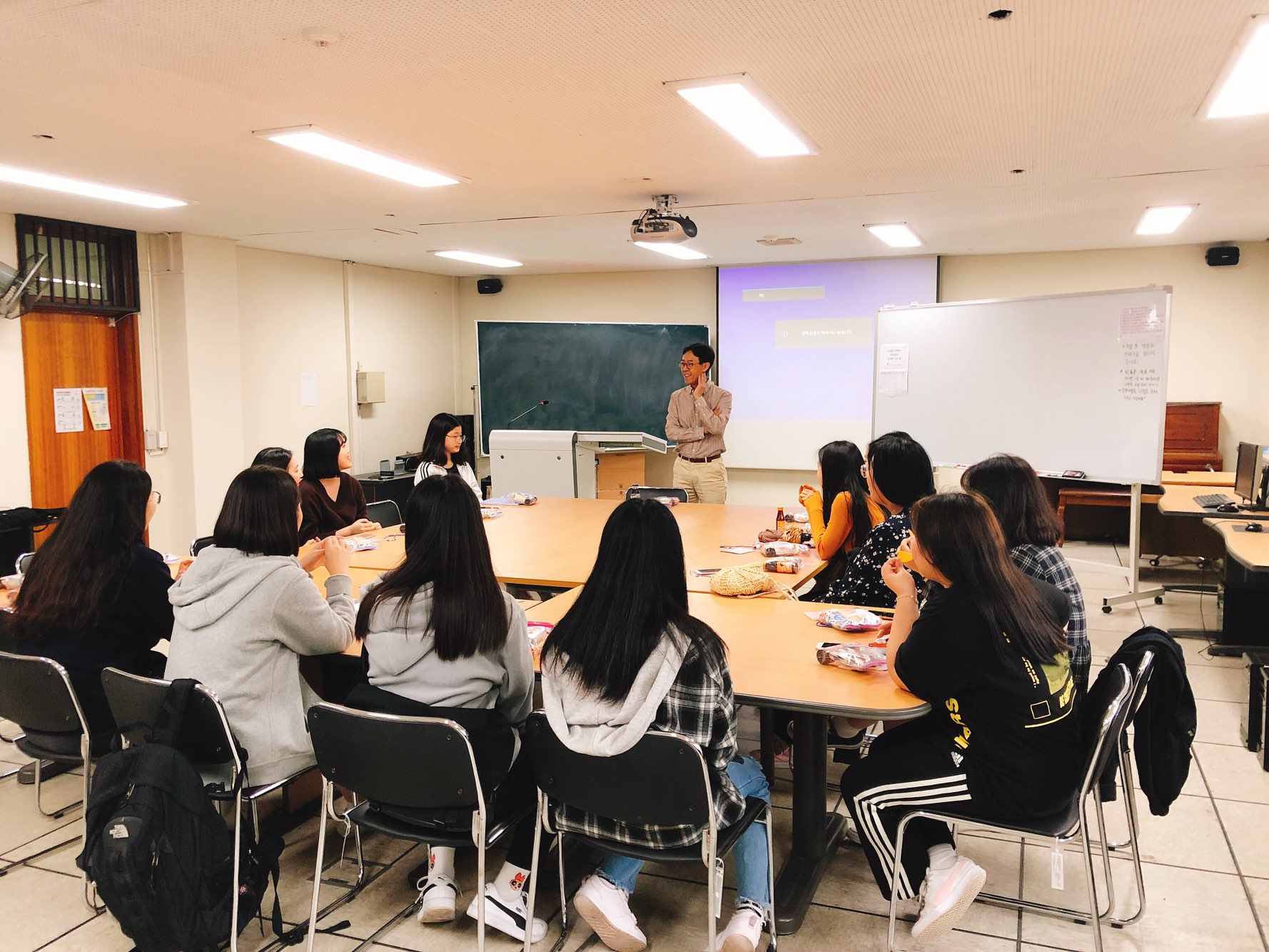 2018년 고교생과 함께하는 독어교육과 전공체험 프로그램 등록사진 3번째 이미지 - 자세한 사항은 하단 글 내용 참조