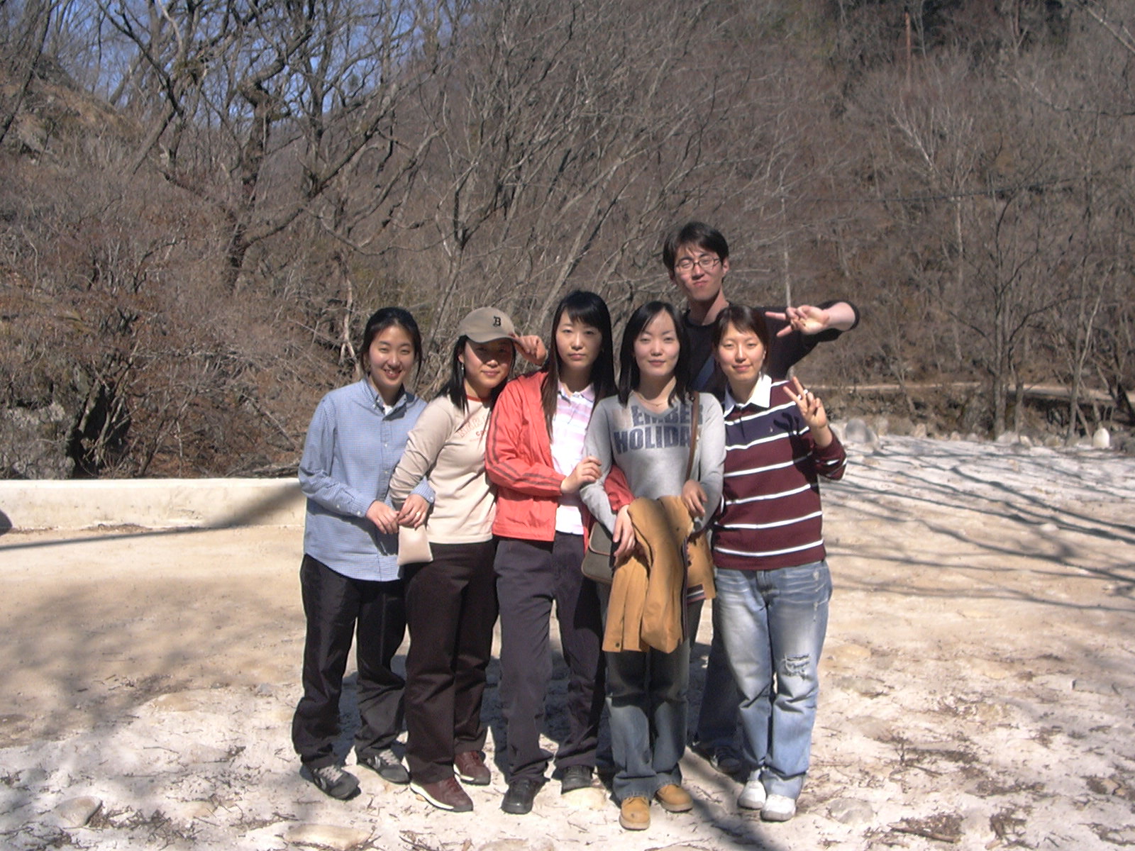 조교언니와 과순이(!)들! ㅋㅋ (2004.03.31) 등록사진 0번째 이미지 - 자세한 사항은 하단 글 내용 참조