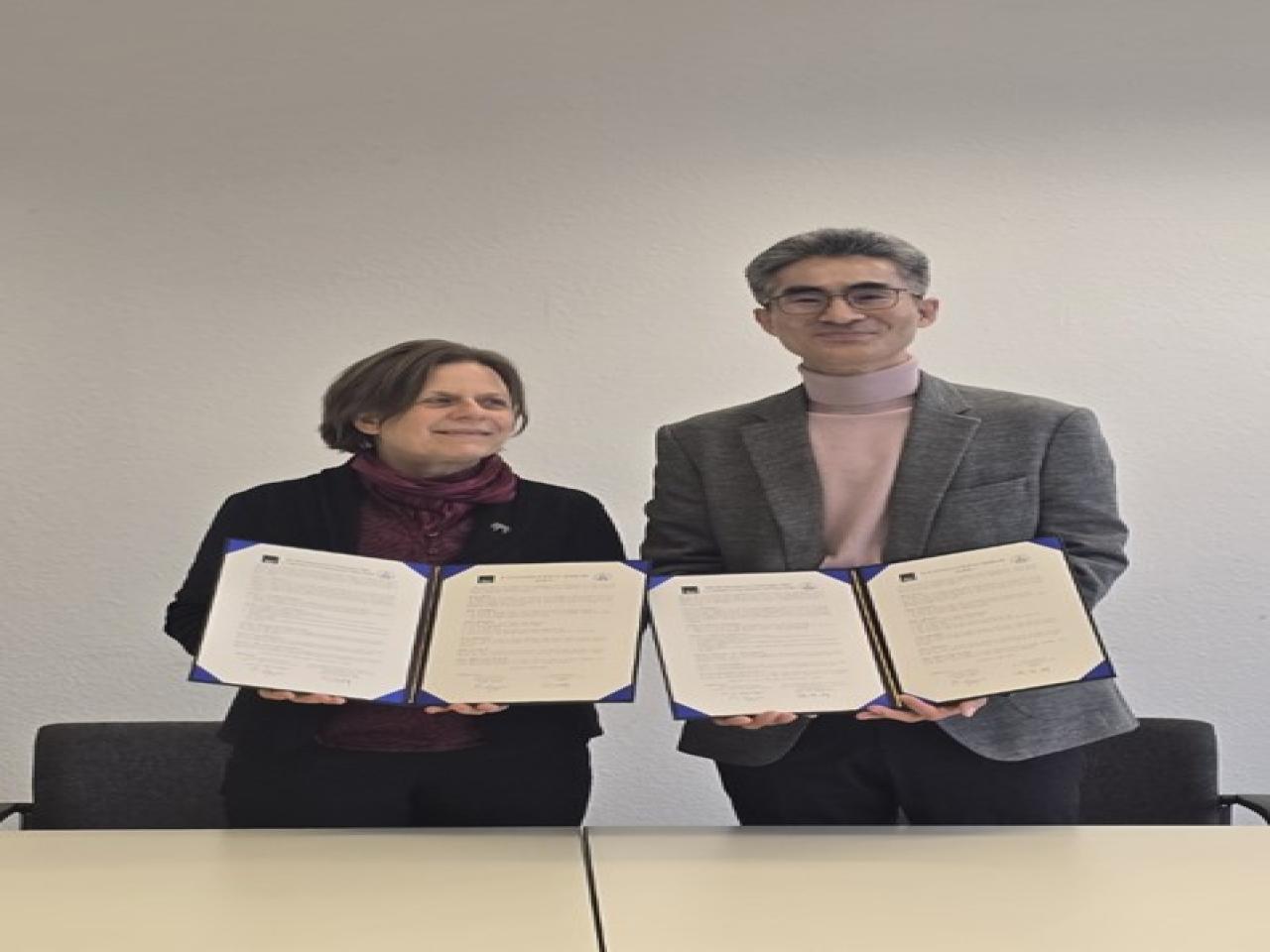 교육연구원 민주시민교육연구소, 독일 보훔 루르대학교 한국학센터와 협약 체결 관련 썸네일 이미지