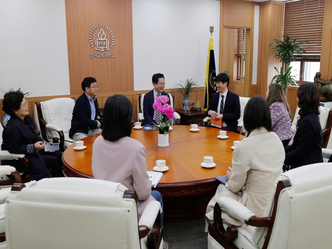 [20250328] 한국교원대학교 차우규 총장, 영국 킹스턴대학교 및 킹스턴 의회 관계자 접견 관련 썸네일 이미지