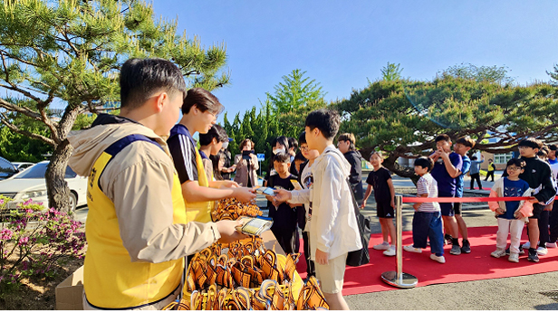 학생자치회 선물 나눔
